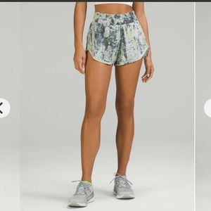 Lululemon Track That High-Rise Lined Short 3"
Cinder Grain Smoked Spruce Multi